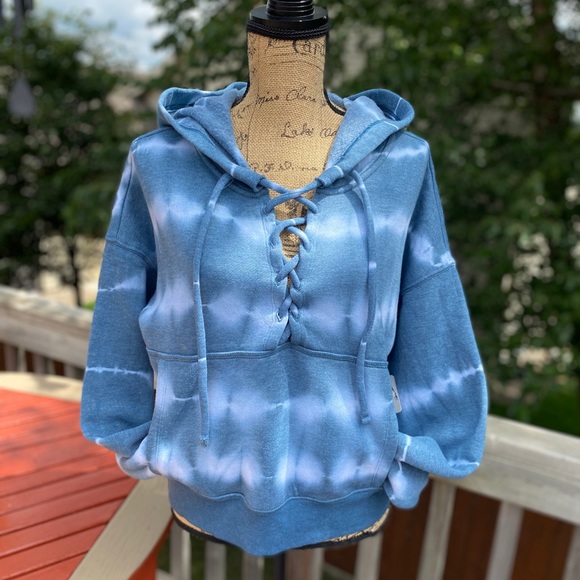 Free People Tops - Free people sweatshirt for trade no purchase💙💙